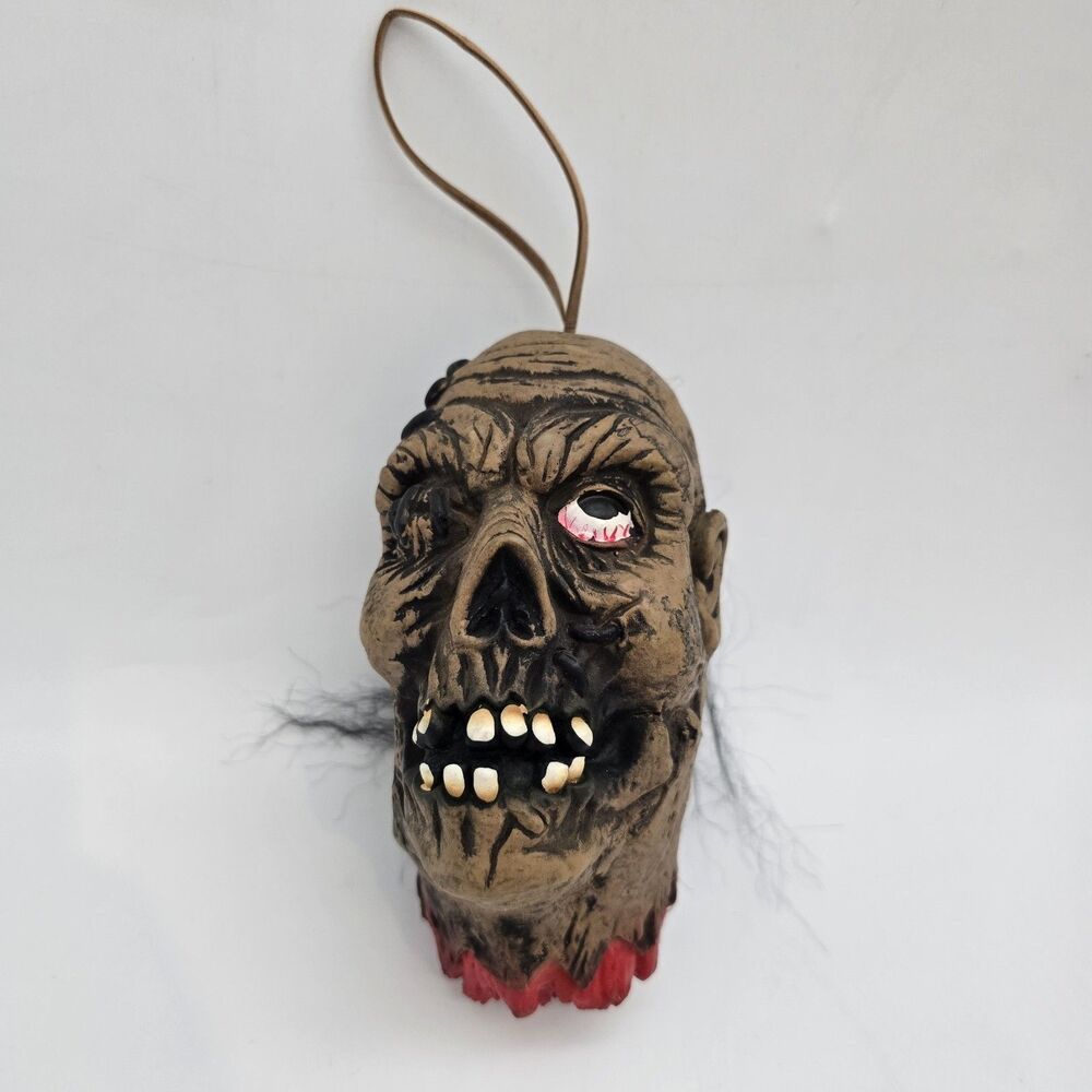 Vintage NIGHTVIEW SEASONS HALLOWEEN PROP LATEX SHRUNKEN SEVERED ZOMBIE HEAD 5.5"